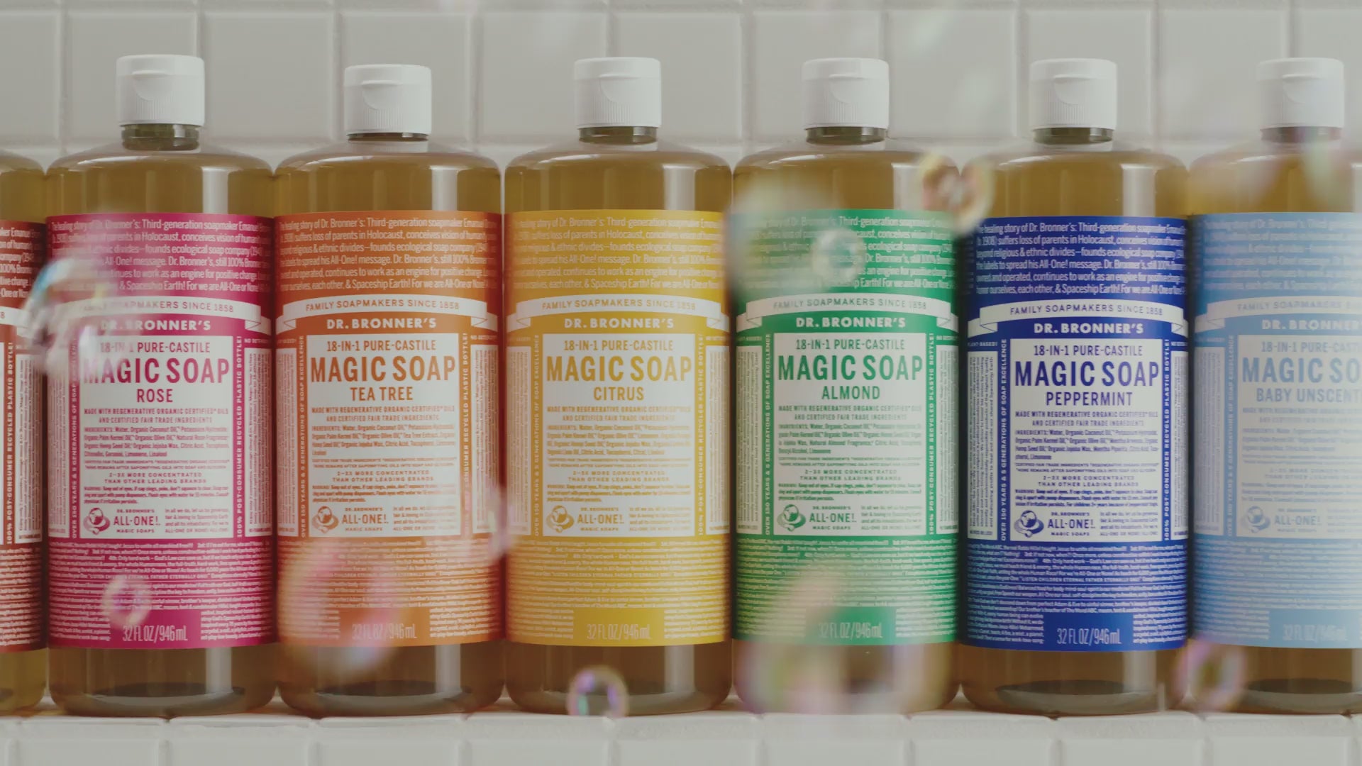 Video presentazione brand Dr.Bronner's in cui vengono mostrati i prodotti Magic Soap e la loro applicazione